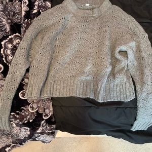 American Eagle cropped gray sweater
